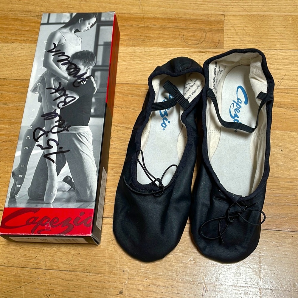 Capezio Black Leather Ballet Slippers Shoes New In Box 7.5 D Wide